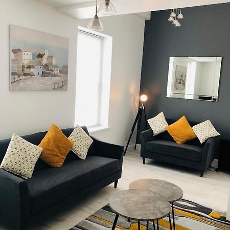 Spacious And Bright Town Centre Apartment Ballycastle Exteriér fotografie