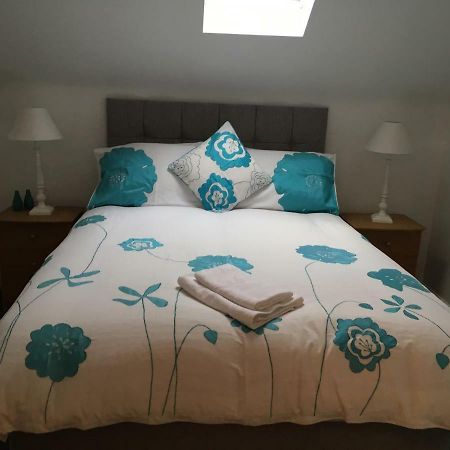 Spacious And Bright Town Centre Apartment Ballycastle Exteriér fotografie