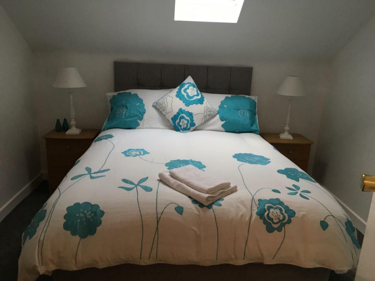 Spacious And Bright Town Centre Apartment Ballycastle Exteriér fotografie